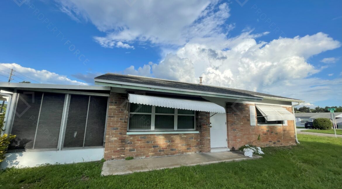 301 58th St N Saint Petersburg, FL 33710- (24)