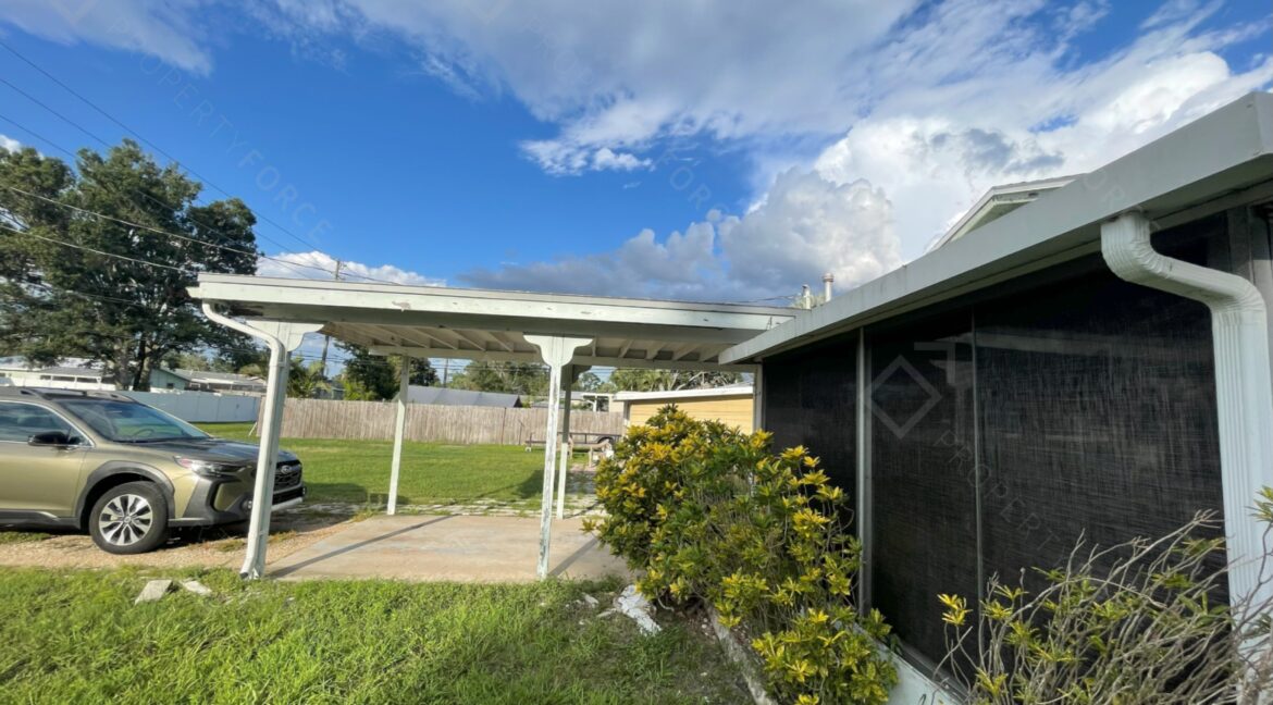 301 58th St N Saint Petersburg, FL 33710- (26)