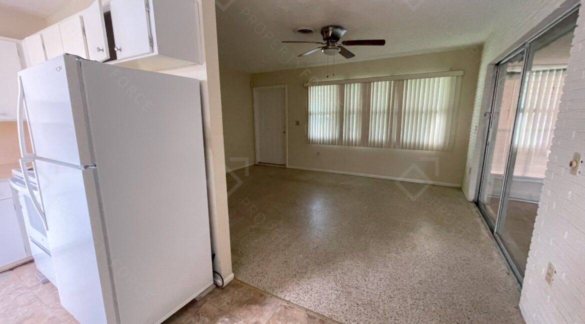 301 58th St N Saint Petersburg, FL 33710- (37)