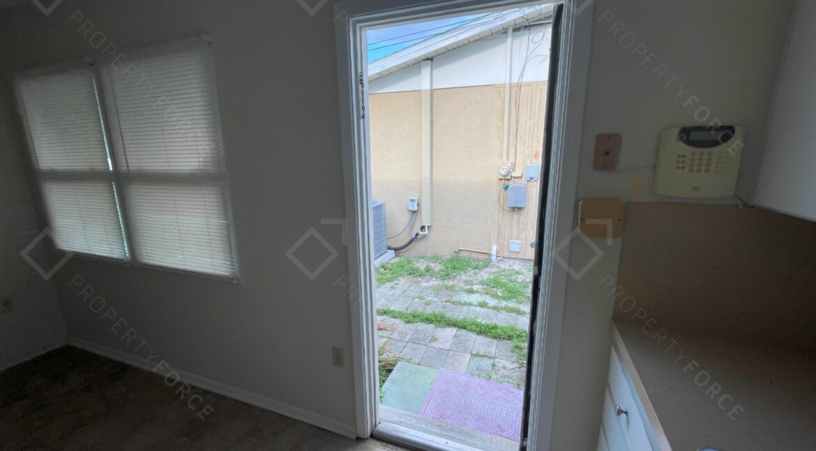 301 58th St N Saint Petersburg, FL 33710- (40)