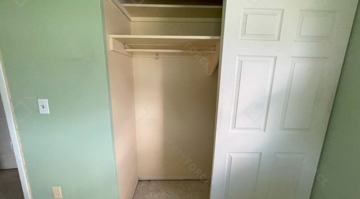 301 58th St N Saint Petersburg, FL 33710- (68)