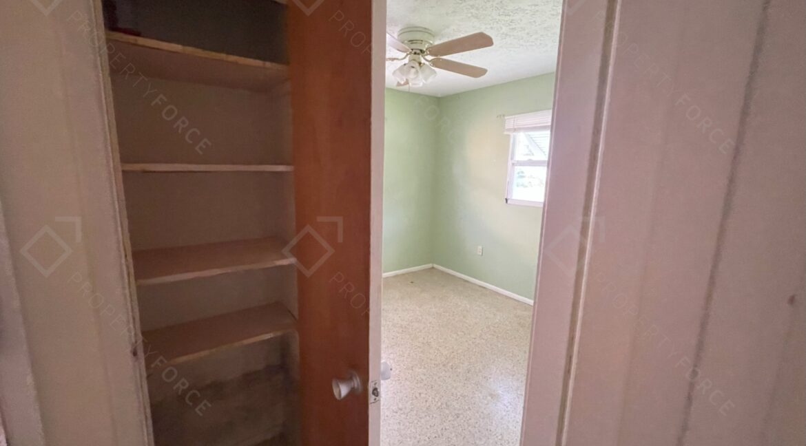 301 58th St N Saint Petersburg, FL 33710- (78)