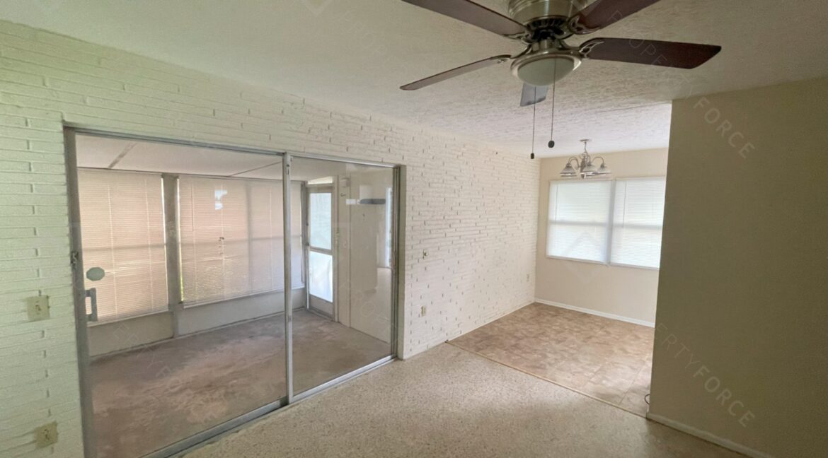 301 58th St N Saint Petersburg, FL 33710- (87)