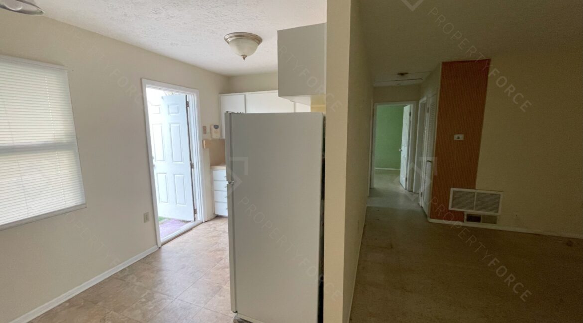 301 58th St N Saint Petersburg, FL 33710- (91)