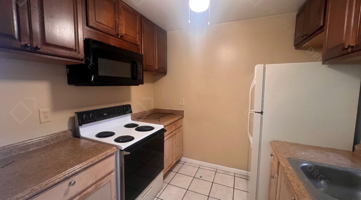 4041 NW 19th St, Lauderhill, FL 33313 (10)