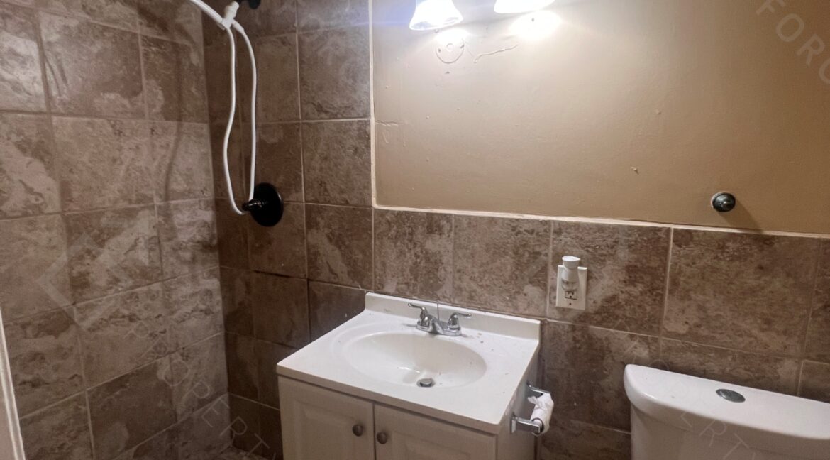 4041 NW 19th St, Lauderhill, FL 33313 (16)