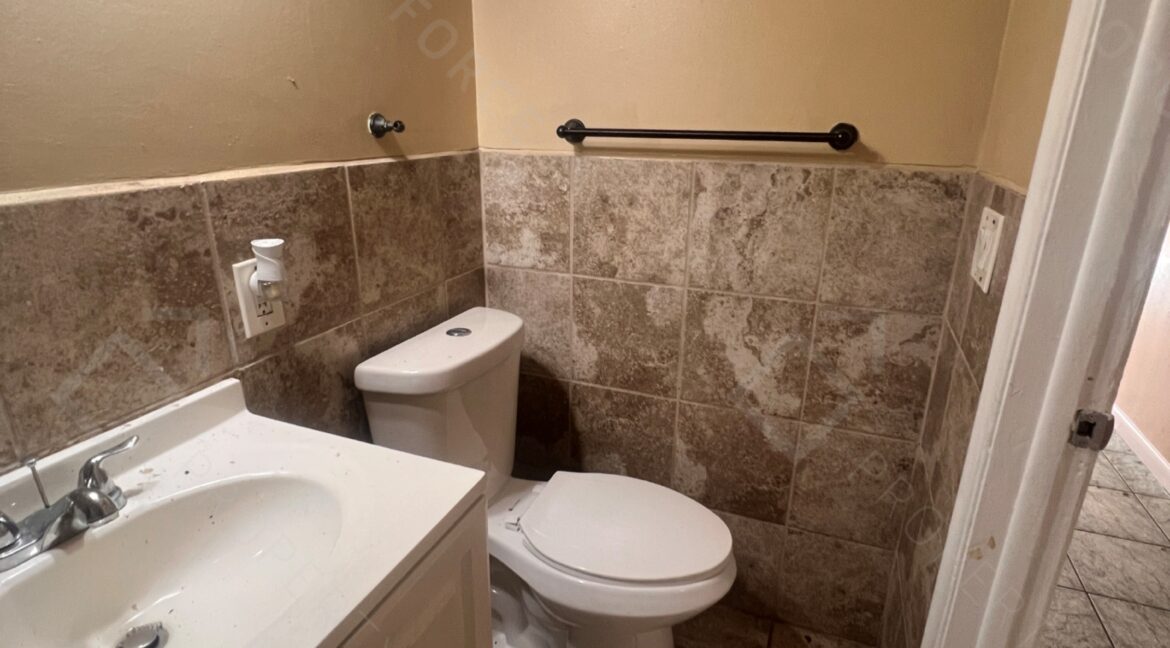 4041 NW 19th St, Lauderhill, FL 33313 (20)