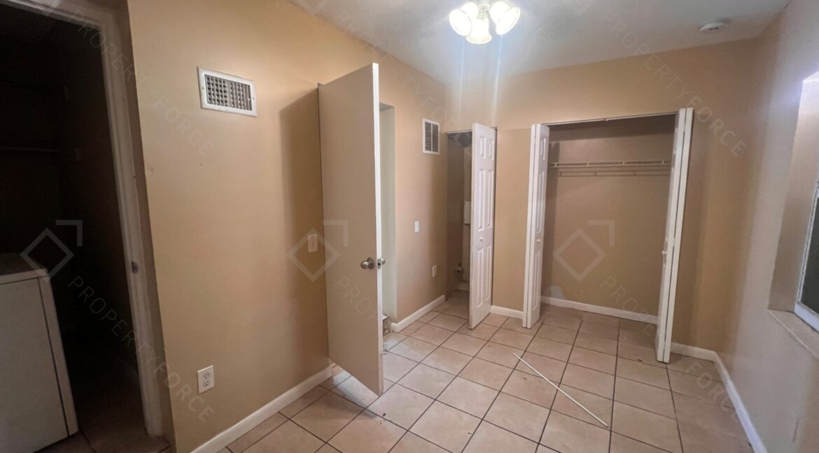 4041 NW 19th St, Lauderhill, FL 33313 (28)