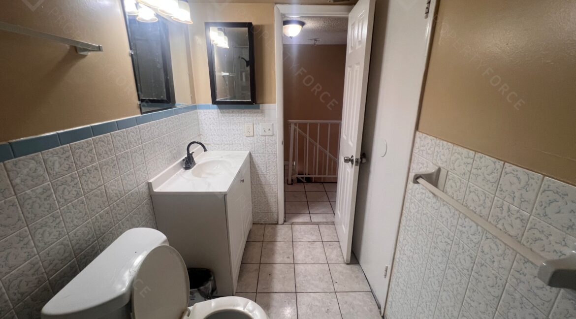 4041 NW 19th St, Lauderhill, FL 33313 (37)