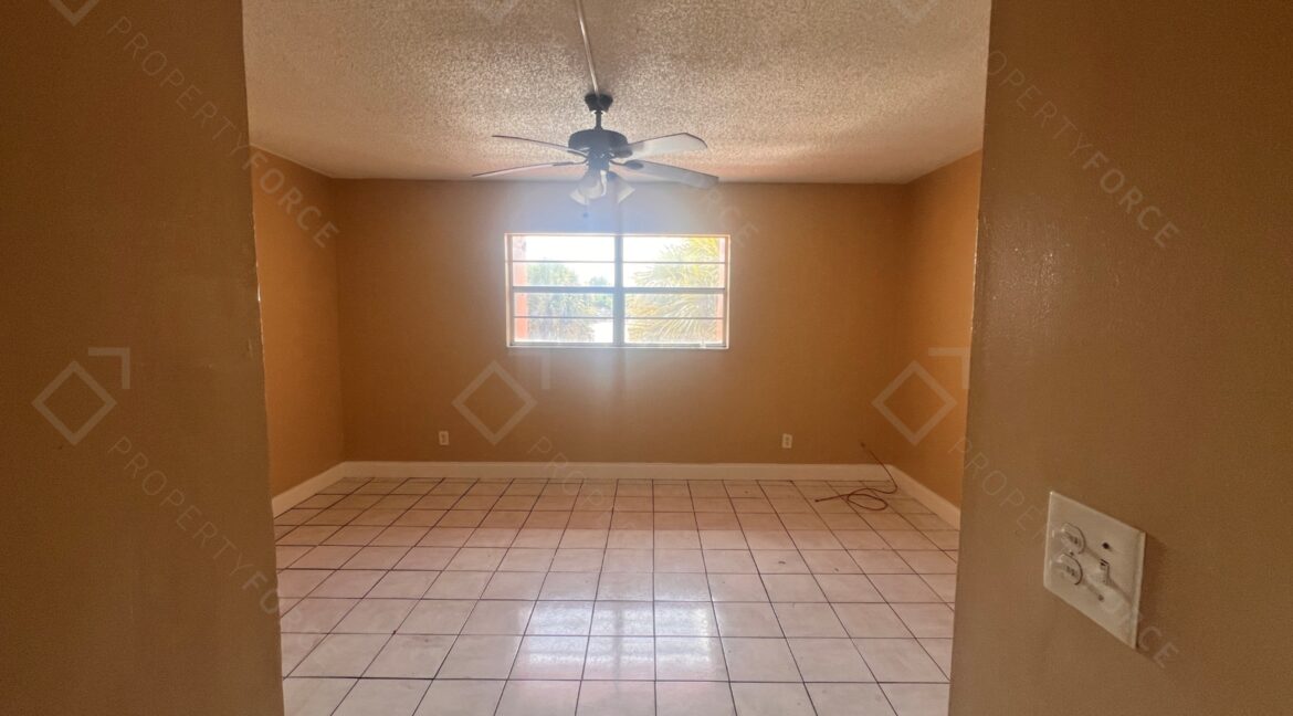 4041 NW 19th St, Lauderhill, FL 33313 (46)