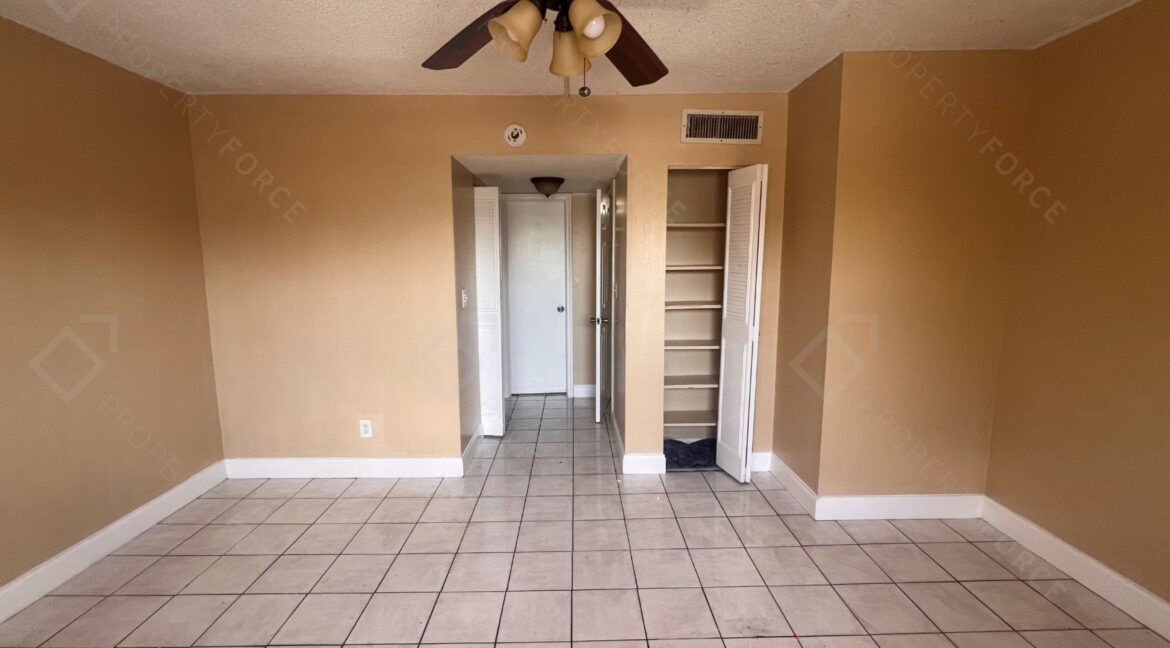 4041 NW 19th St, Lauderhill, FL 33313 (48)