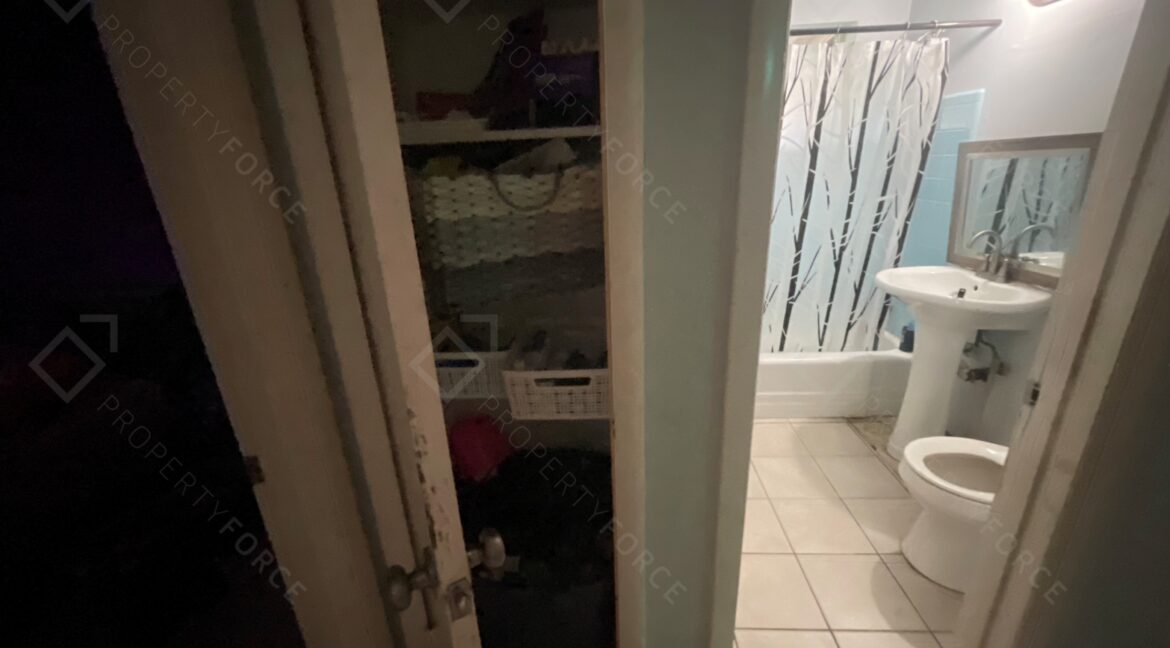 4574 Chicopa St, North Port, FL 3428 (86)