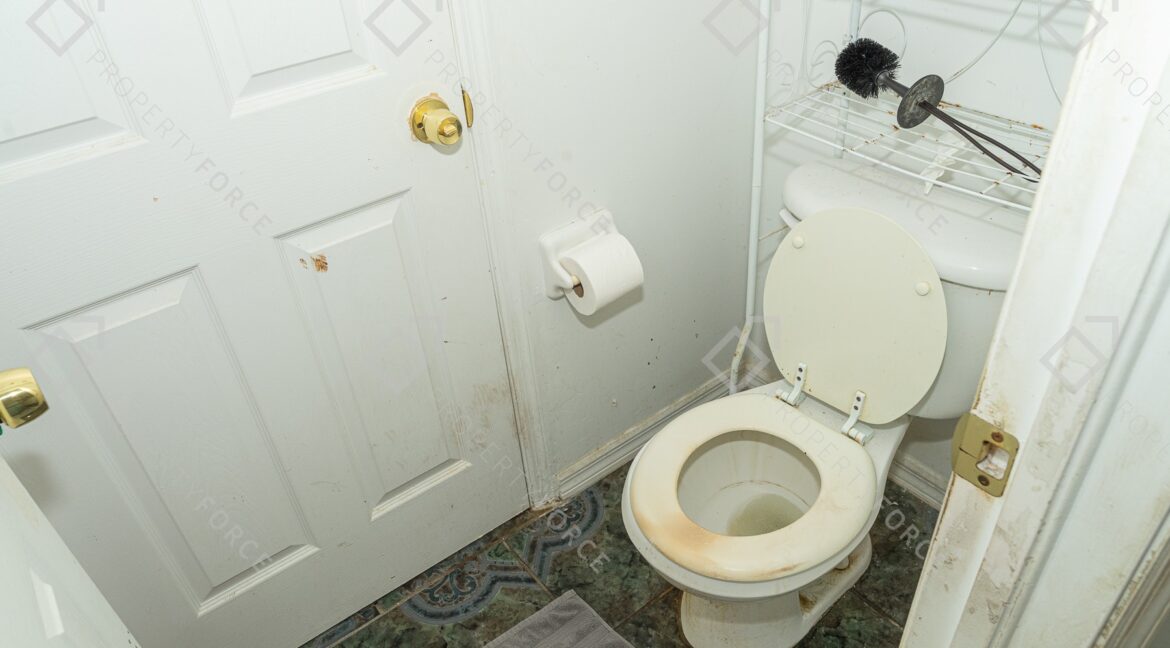 544 Pachman Cir Lehigh Acres, FL 33974 (132)