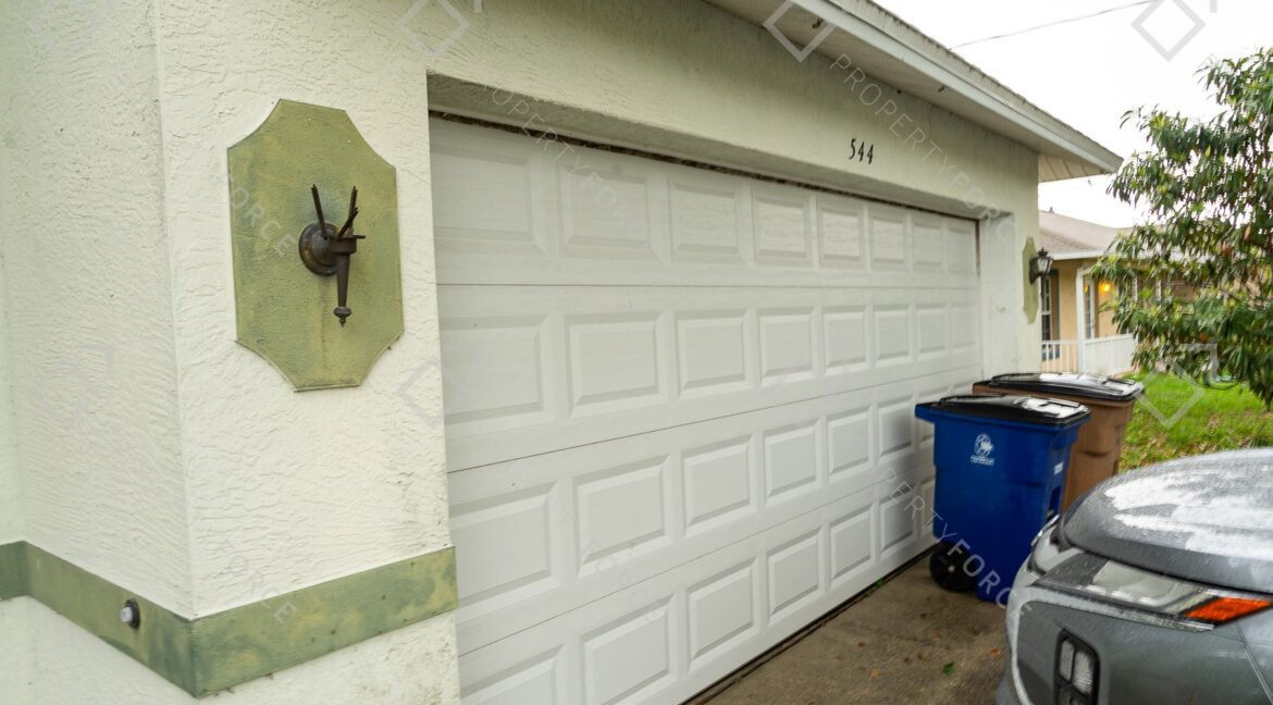 544 Pachman Cir Lehigh Acres, FL 33974 (25)