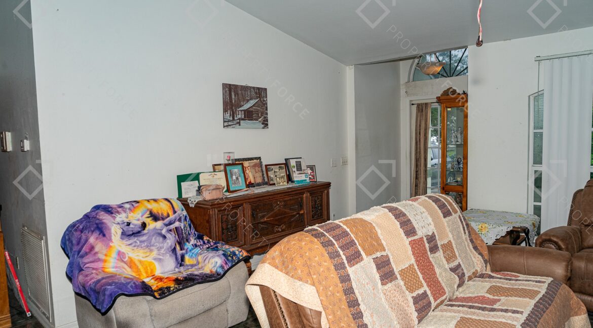 544 Pachman Cir Lehigh Acres, FL 33974 (77)