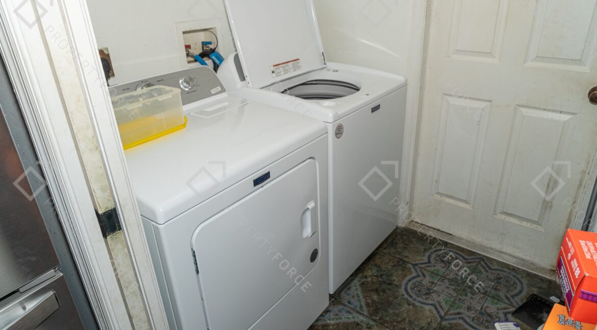 544 Pachman Cir Lehigh Acres, FL 33974 (91)