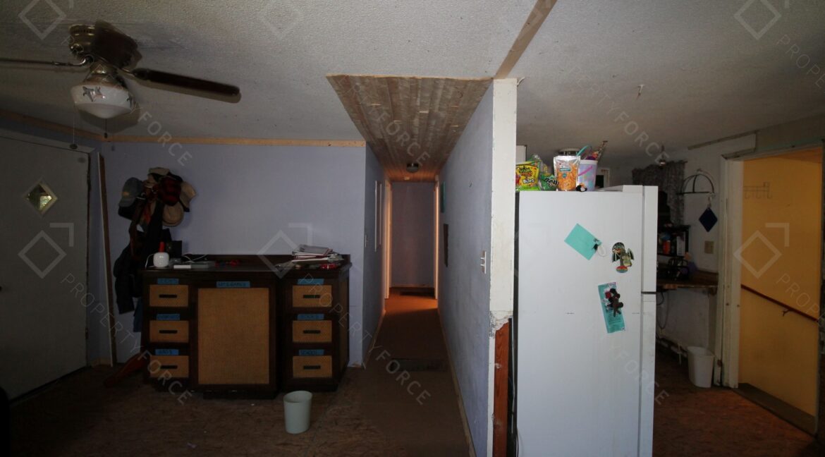 658 NE 10th St Crystal River, FL 34428- (16)