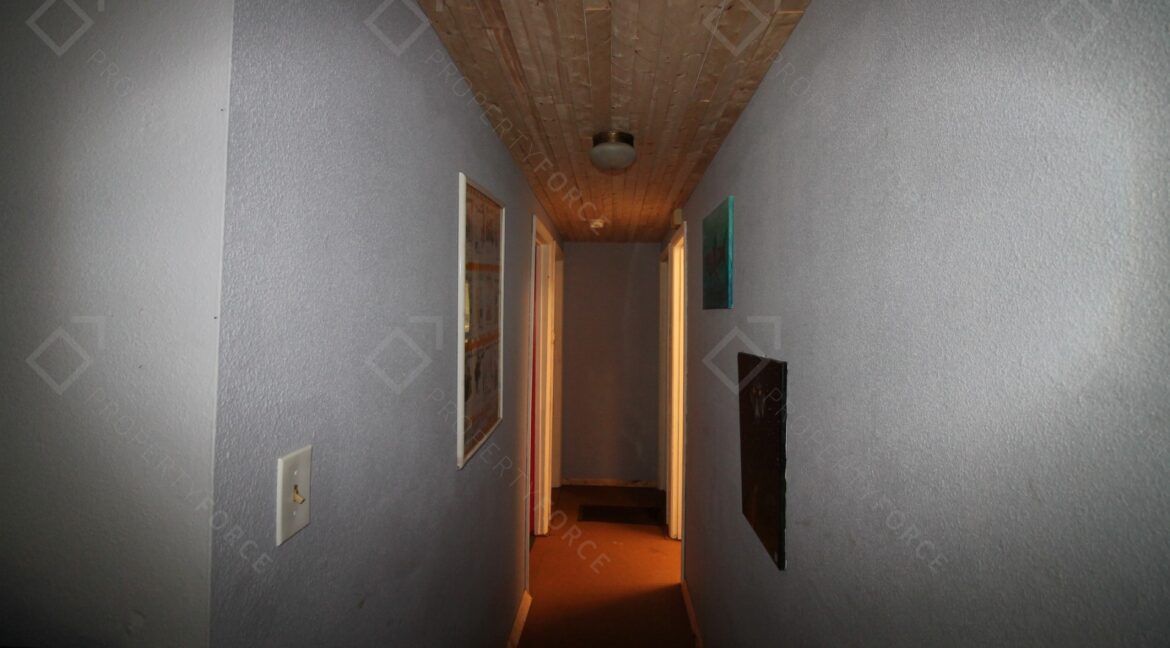 658 NE 10th St Crystal River, FL 34428- (20)