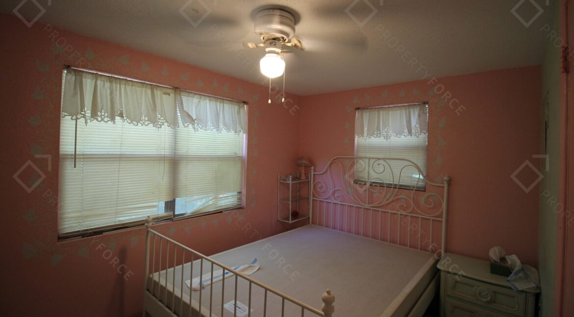 658 NE 10th St Crystal River, FL 34428- (31)