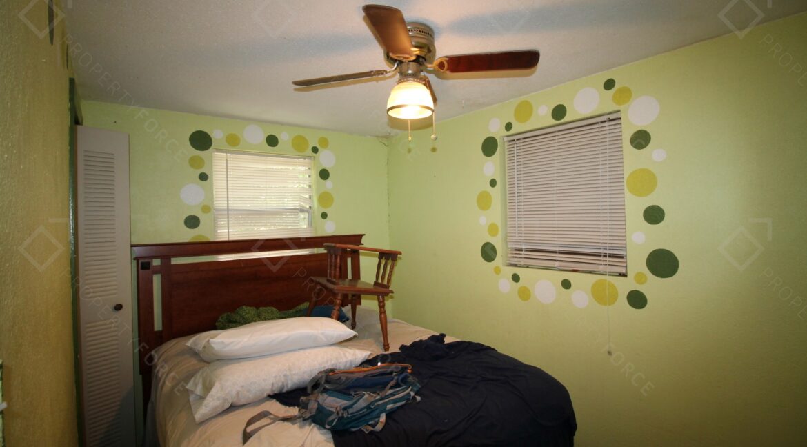 658 NE 10th St Crystal River, FL 34428- (35)