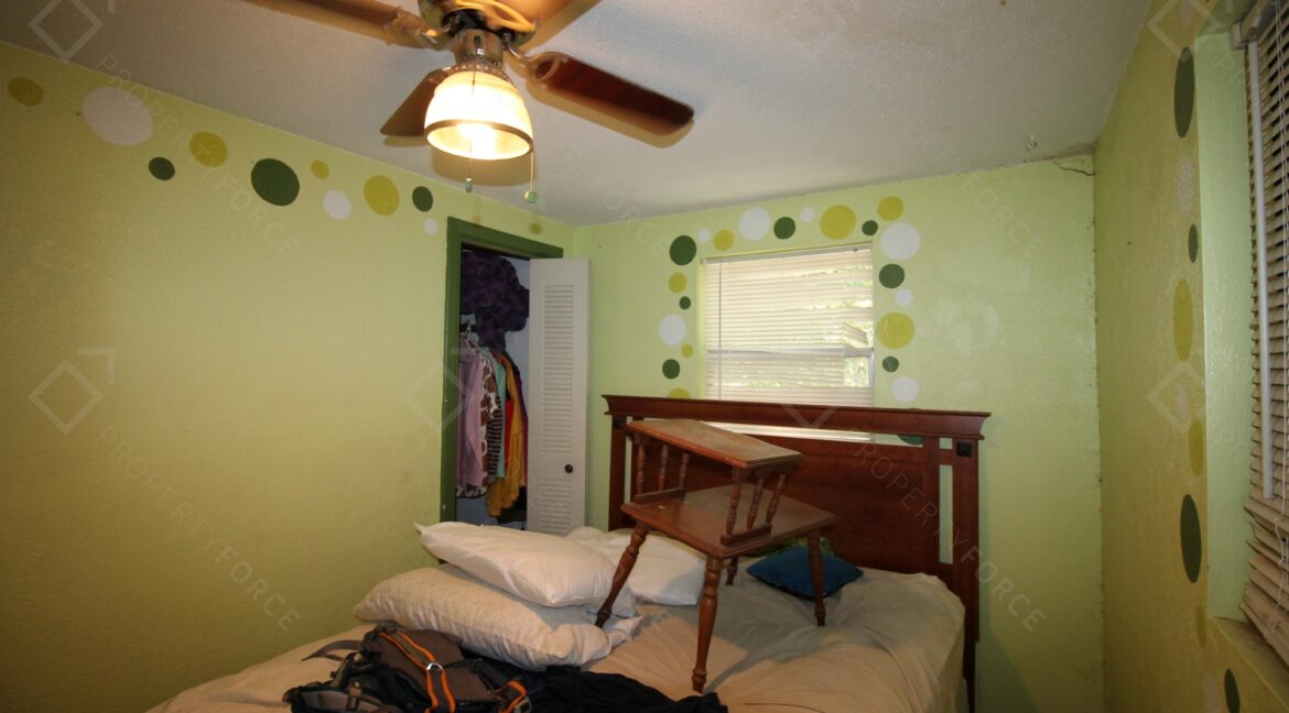 658 NE 10th St Crystal River, FL 34428- (36)