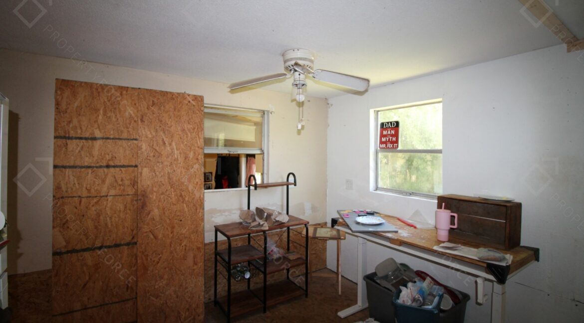 658 NE 10th St Crystal River, FL 34428- (38)