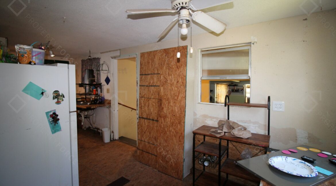 658 NE 10th St Crystal River, FL 34428- (39)