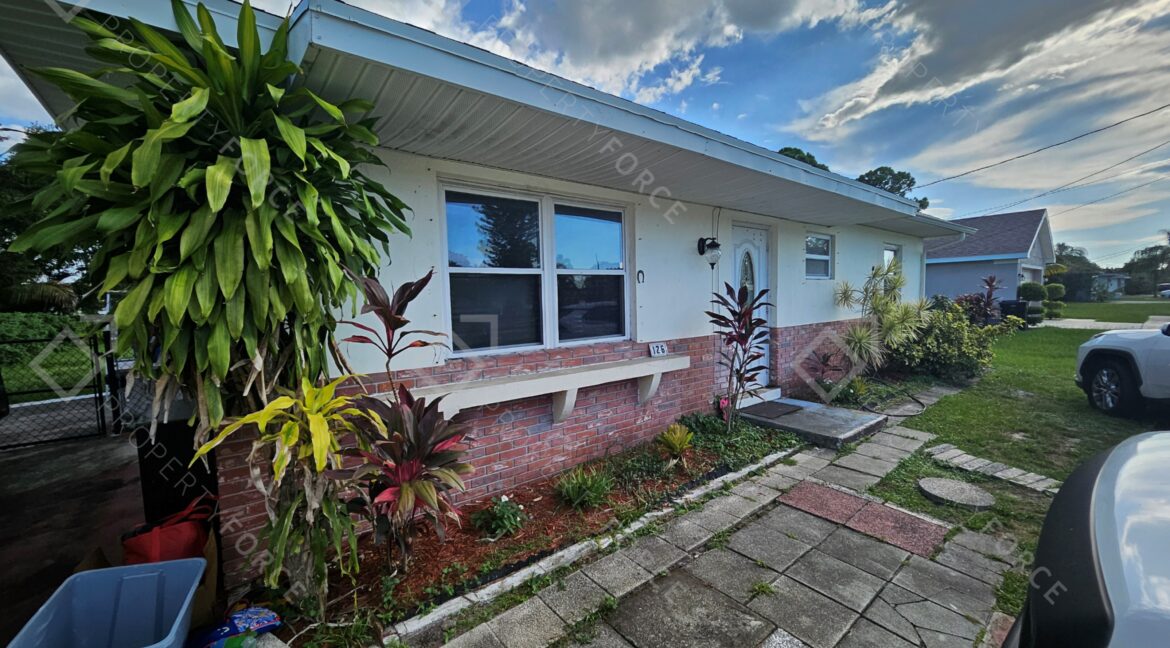 126 SW Lakehurst Dr, Port Saint Lucie, FL 34983 (2)