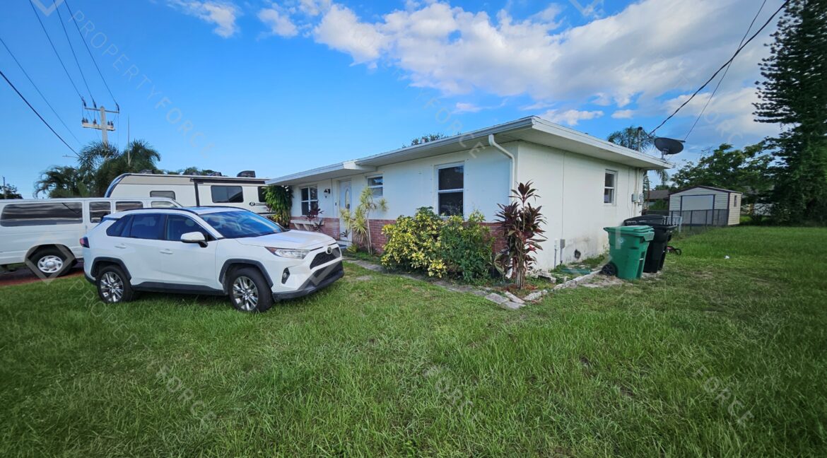 126 SW Lakehurst Dr, Port Saint Lucie, FL 34983 (3)