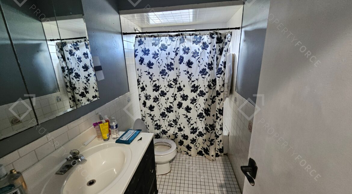 126 SW Lakehurst Dr, Port Saint Lucie, FL 34983 (32)