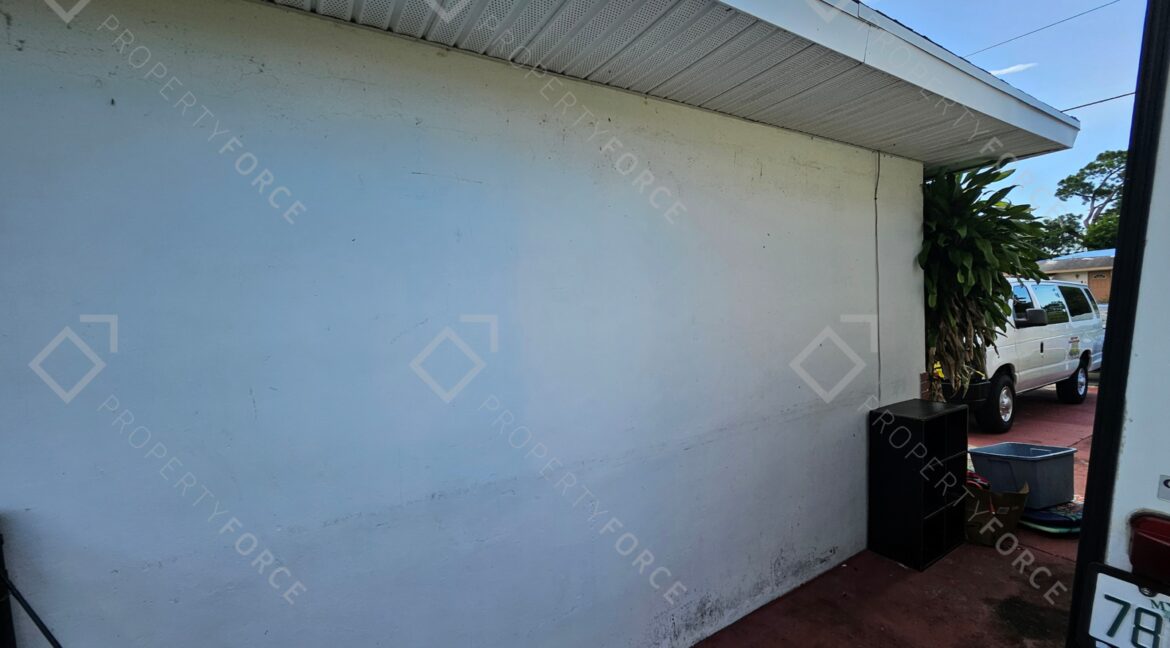 126 SW Lakehurst Dr, Port Saint Lucie, FL 34983 (48)