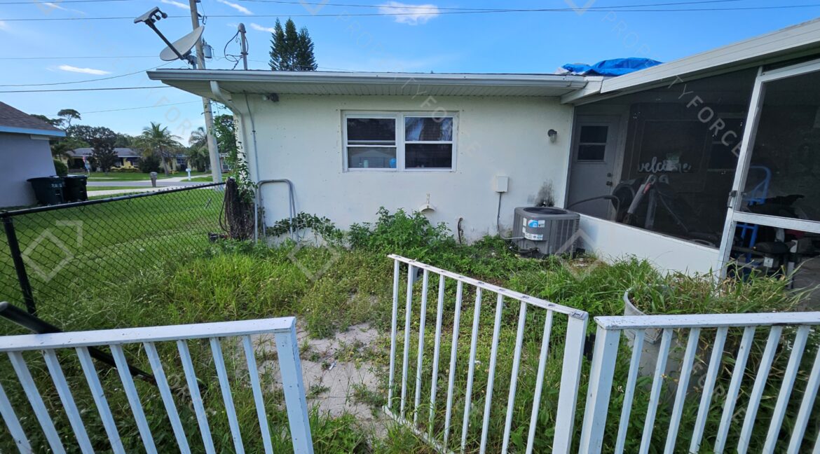 126 SW Lakehurst Dr, Port Saint Lucie, FL 34983 (6)