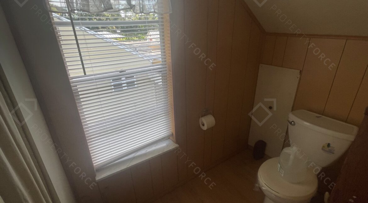 3806 Chapel Dr (108)