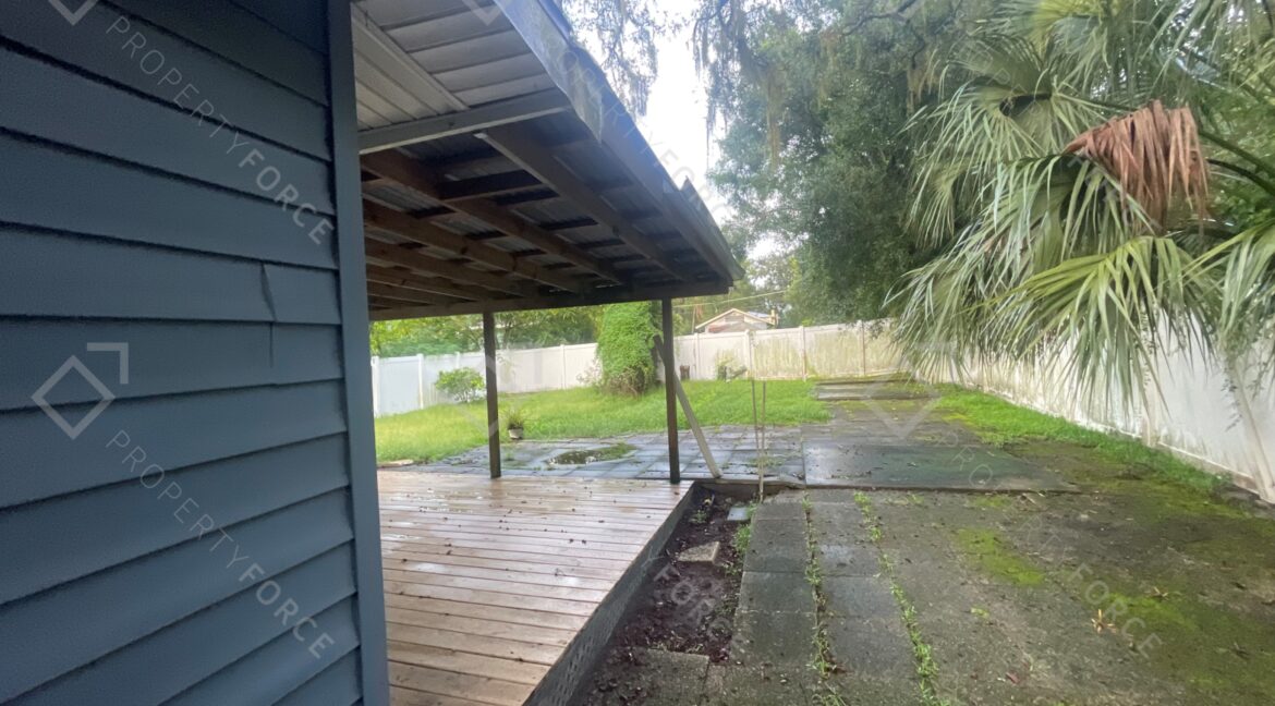 8711 N Dexter Ave, Tampa, FL 33604 (29)