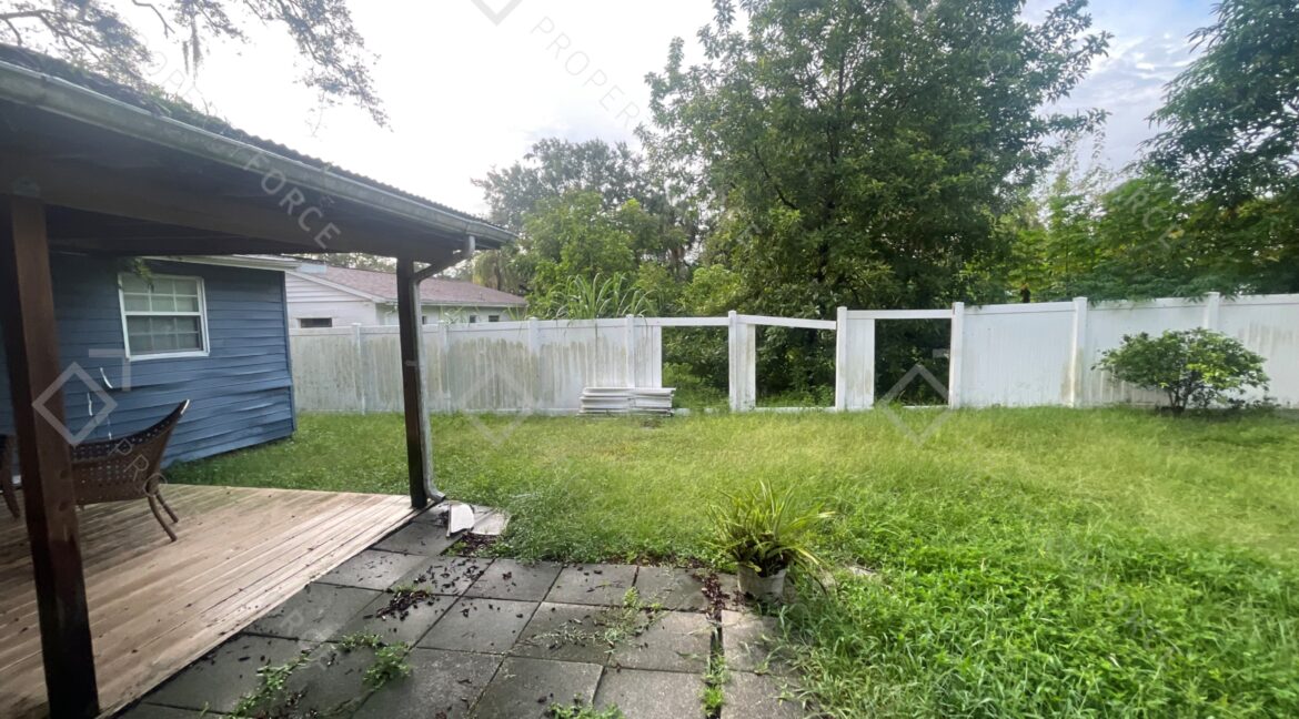 8711 N Dexter Ave, Tampa, FL 33604 (33)