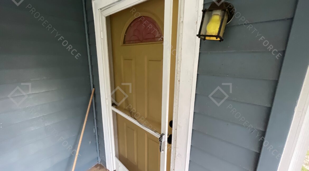 8711 N Dexter Ave, Tampa, FL 33604 (63)