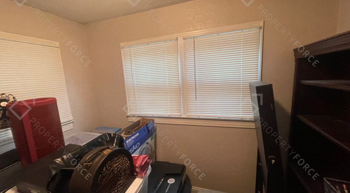 8711 N Dexter Ave, Tampa, FL 33604 (77)