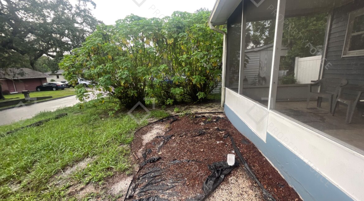 8711 N Dexter Ave, Tampa, FL 33604 (8)