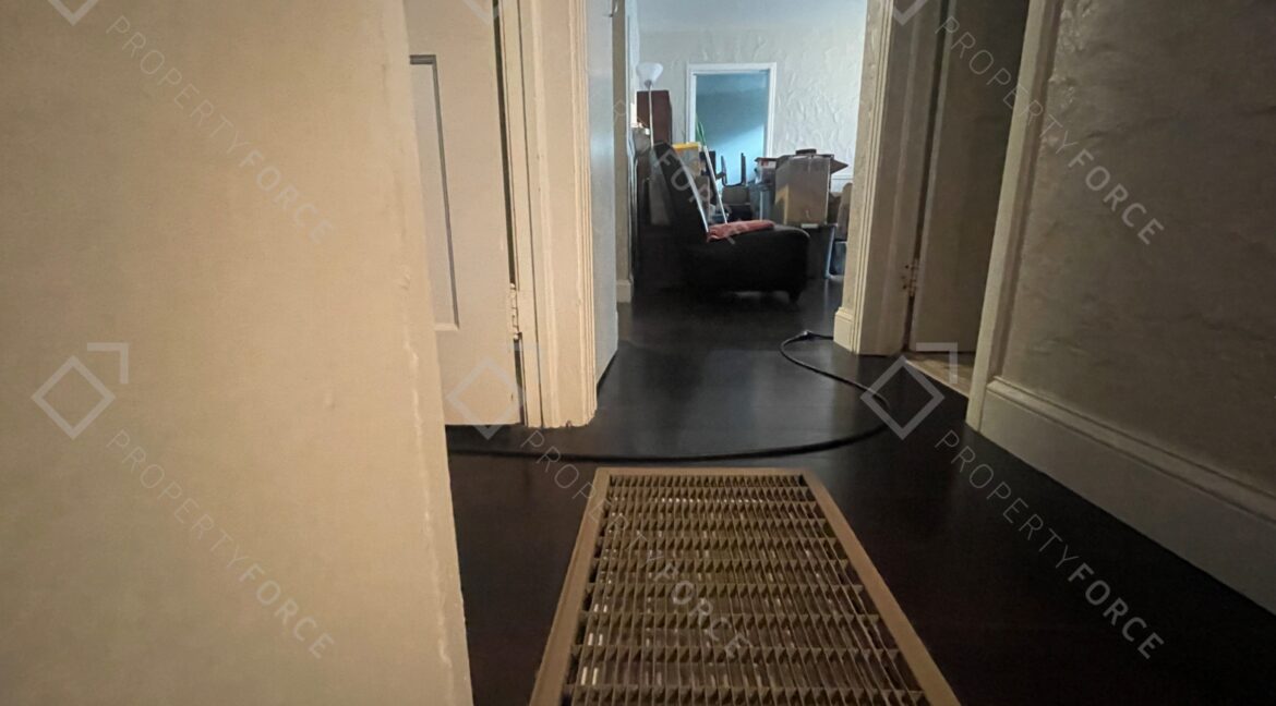 8711 N Dexter Ave, Tampa, FL 33604 (81)