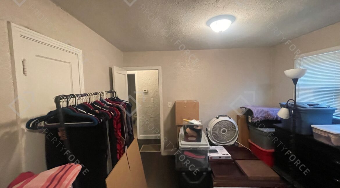 8711 N Dexter Ave, Tampa, FL 33604 (87)