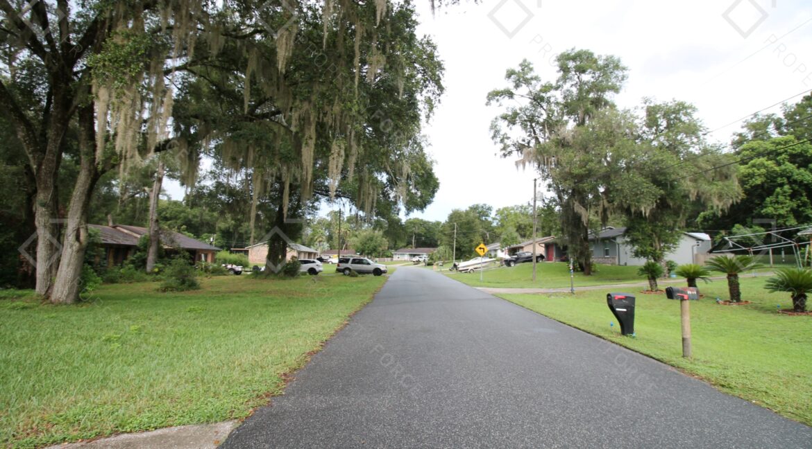 1644 W Pinion Ln Dunnellon, FL 34434 (72)