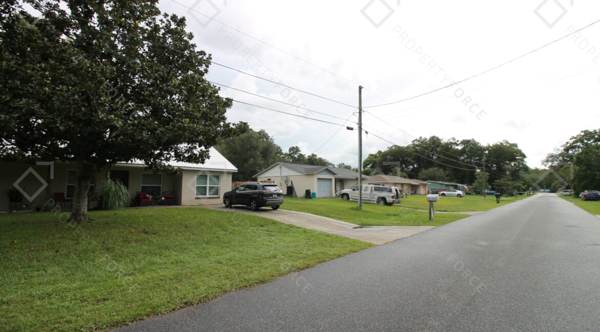 1644 W Pinion Ln Dunnellon, FL 34434 (73)