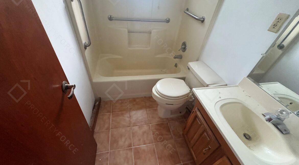 20805 SE 162nd Ave Hawthorne, FL 32640 (62)