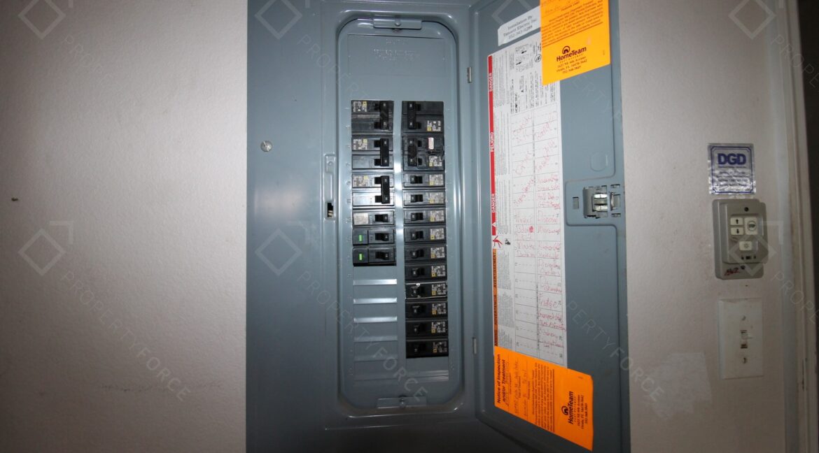 40042 Palm St Lady Lake, FL 32159 (63)