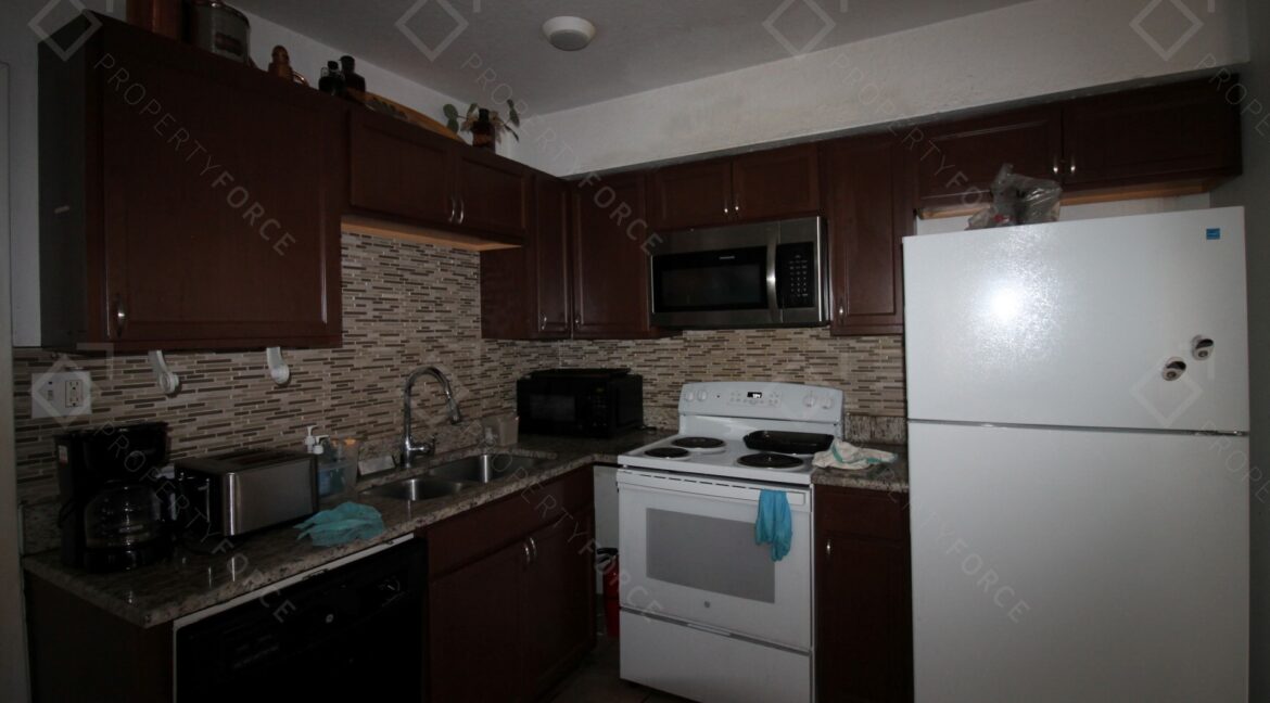 9315 N 16th St, Tampa, FL 33612 (34)