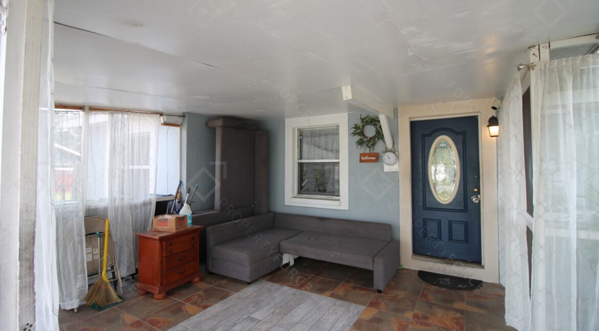 9315 N 16th St, Tampa, FL 33612 (4)