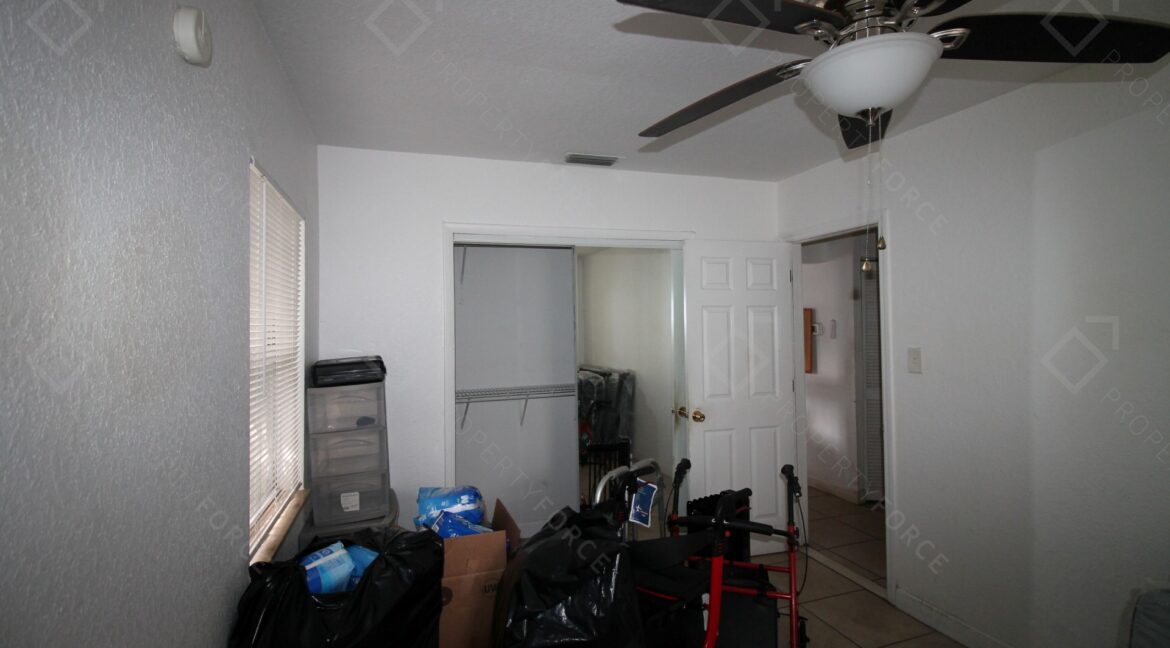 9315 N 16th St, Tampa, FL 33612 (42)