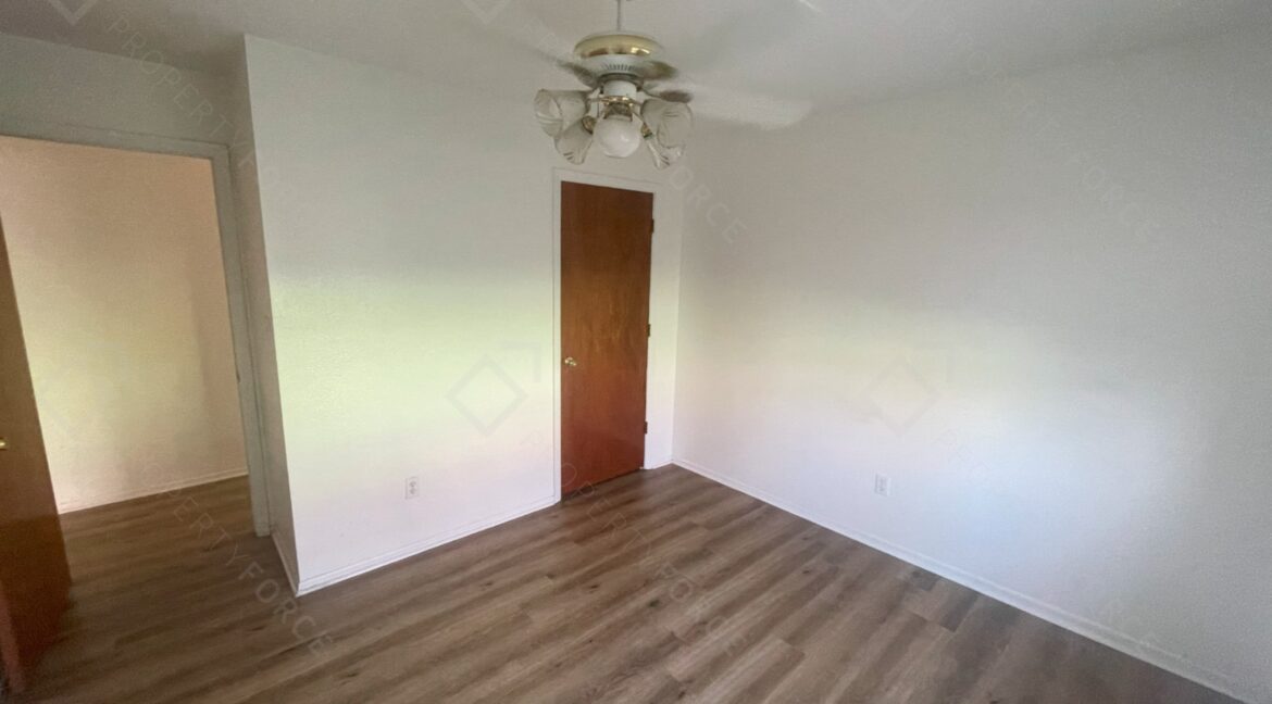 522 E Morgan St Tarpon Springs, FL 34689 (110)