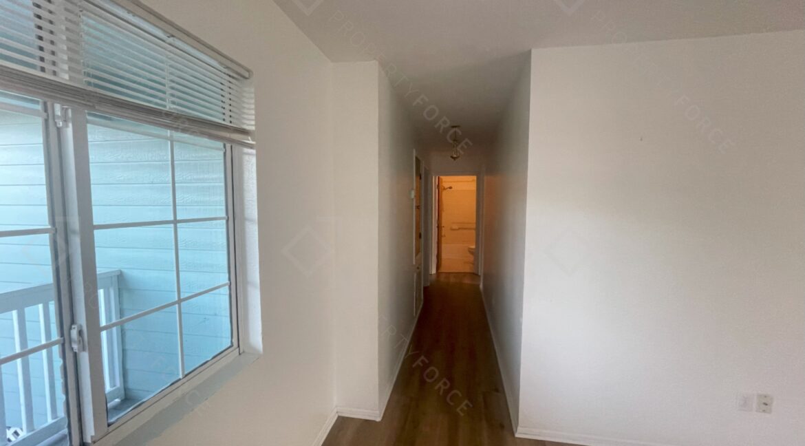 522 E Morgan St Tarpon Springs, FL 34689 (123)