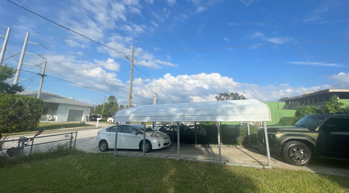 522 E Morgan St Tarpon Springs, FL 34689 (2)